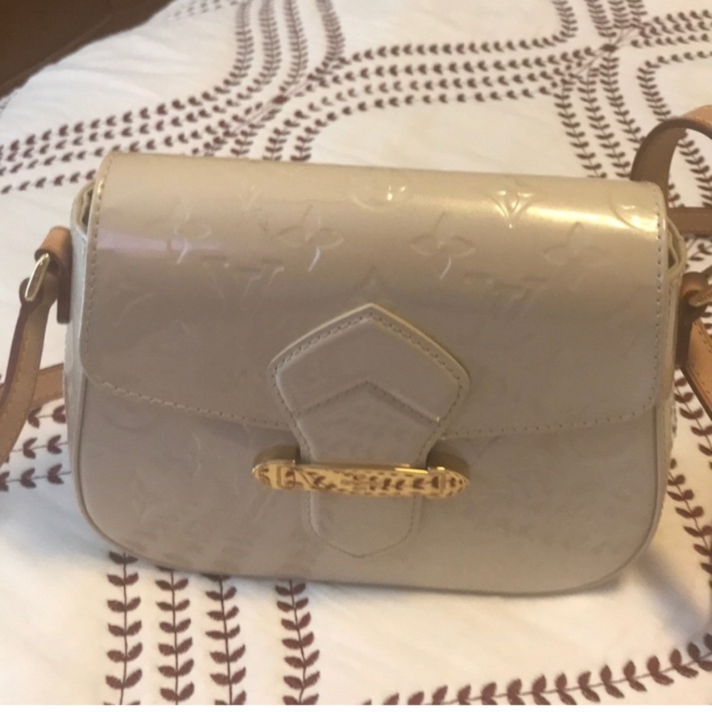 Cute! Vintage Louis Vuitton bag 💋